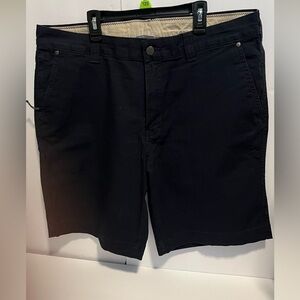 Columbia Men's Dark Blue Regular Fit Flat Front 6 Pockets Shorts Size 36 W. 10L